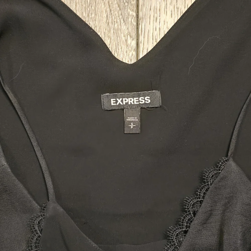 Express Tank Top - Picture 3 of 4